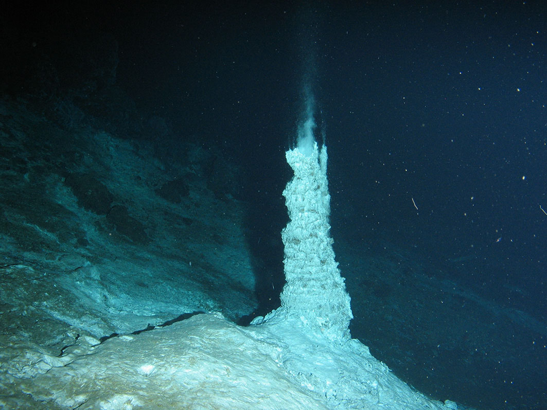 Figure 4. Northern top of the Piip’s Volcano, 388 m, anhydrite chimney.